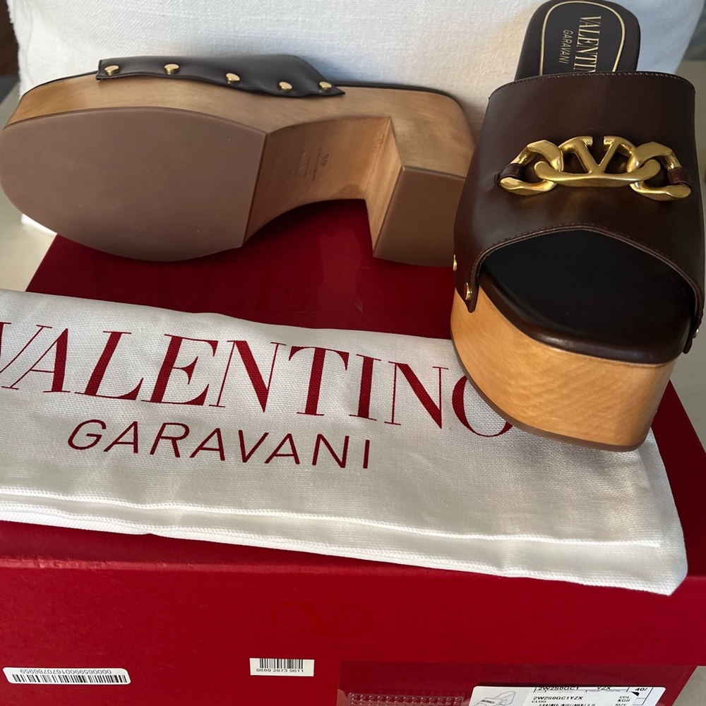 New VALENTINO LOGO SANDAL 40